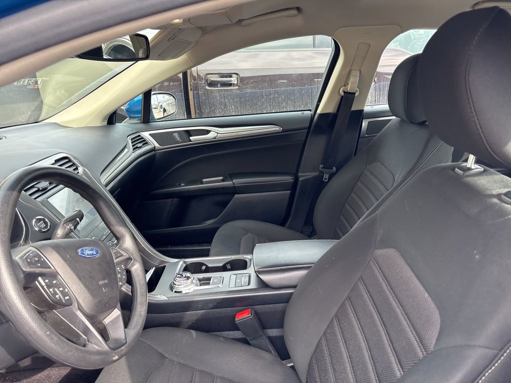 Used 2020 Ford Fusion SE image 6