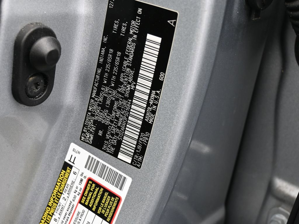 Used 2023 Toyota Highlander LE image 19