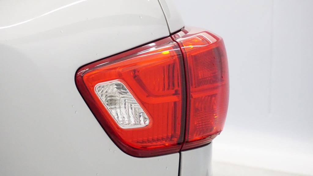 Used 2019 Nissan Pathfinder SL image 14