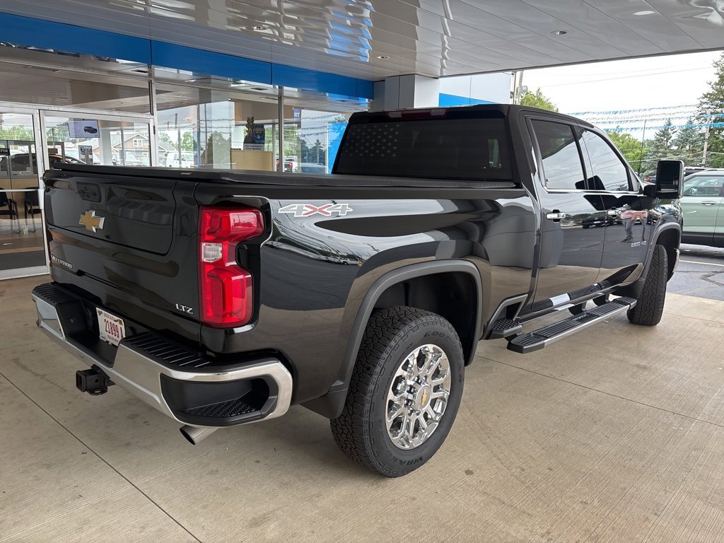 Used 2024 Chevrolet Silverado 2500 LTZ w/ LTZ Convenience Package image 5
