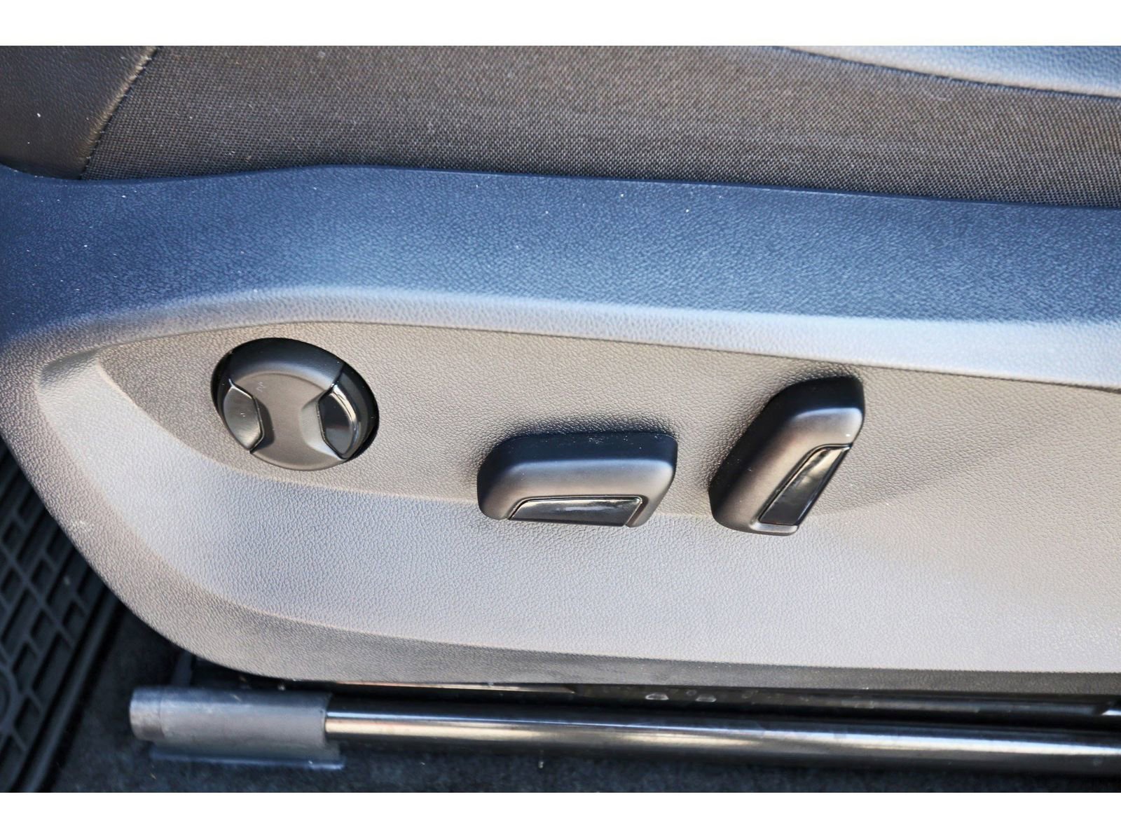 Used 2024 Volkswagen Tiguan SE R-Line w/ MDO Package, Three-Row image 31