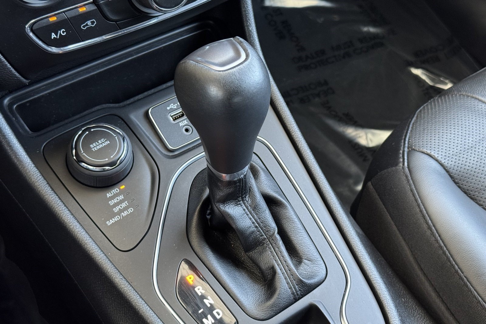 Used 2021 Jeep Cherokee Latitude Lux AWD/4WD image 16
