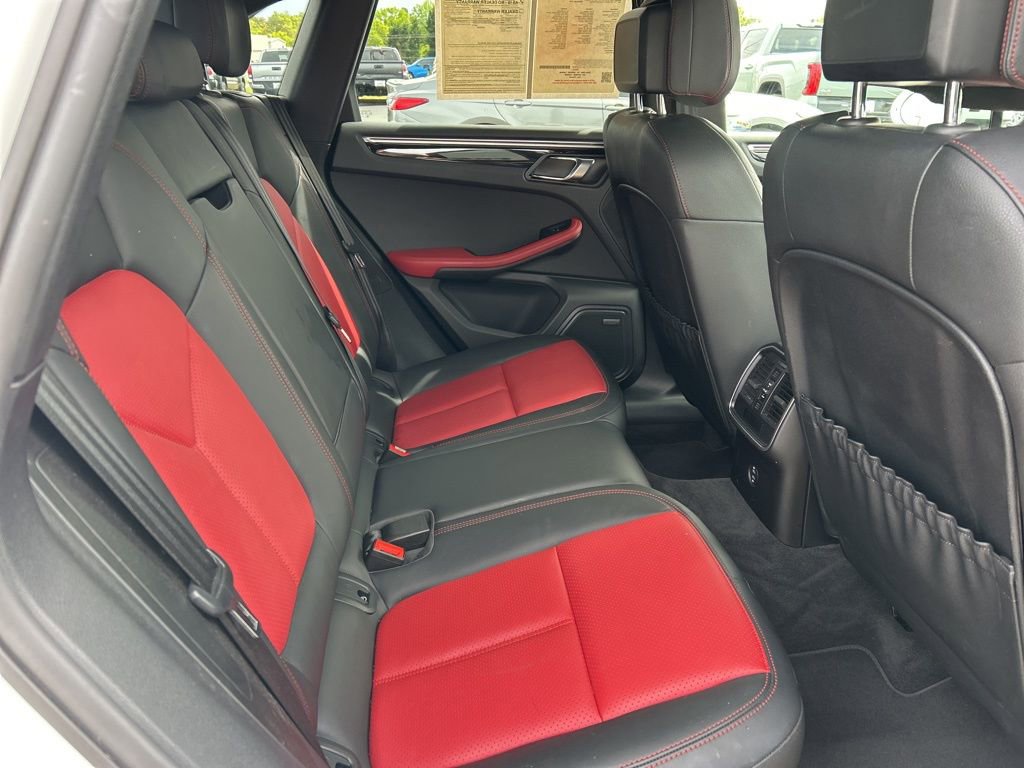 Used 2021 Porsche Macan image 22