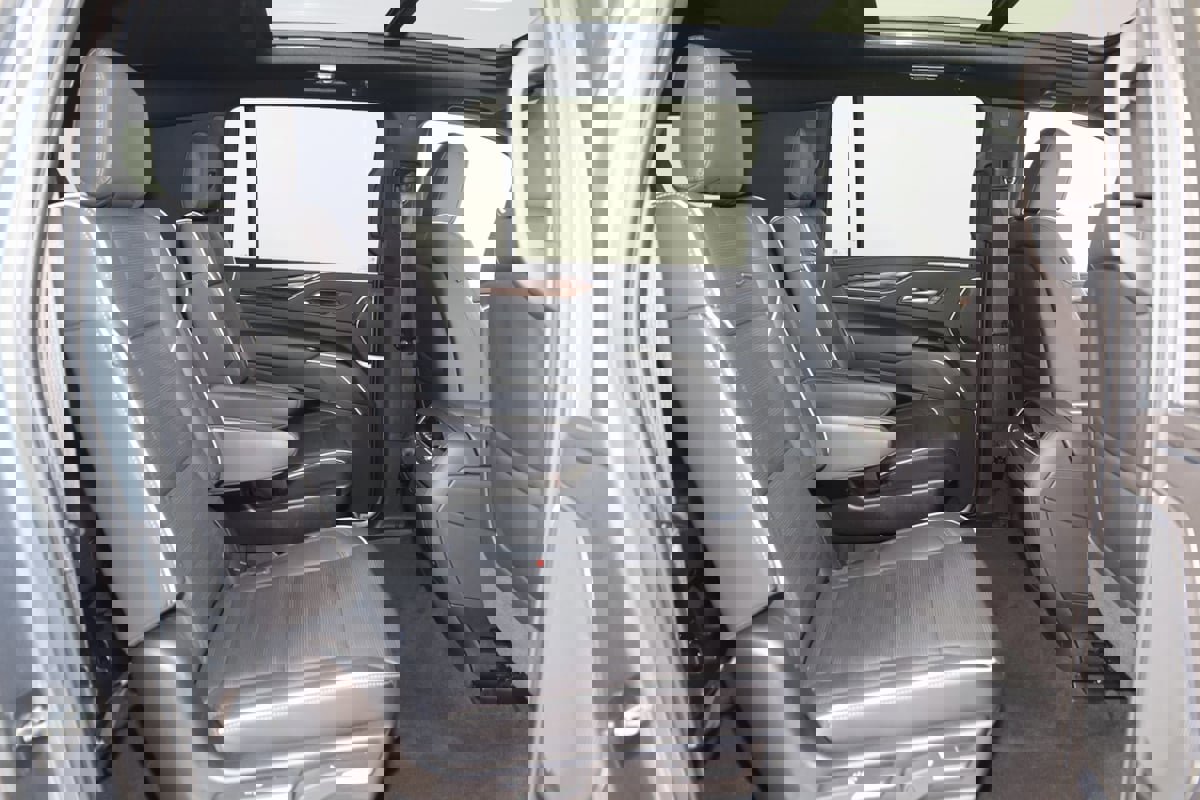 Used 2022 Cadillac Escalade ESV Premium Luxury image 16