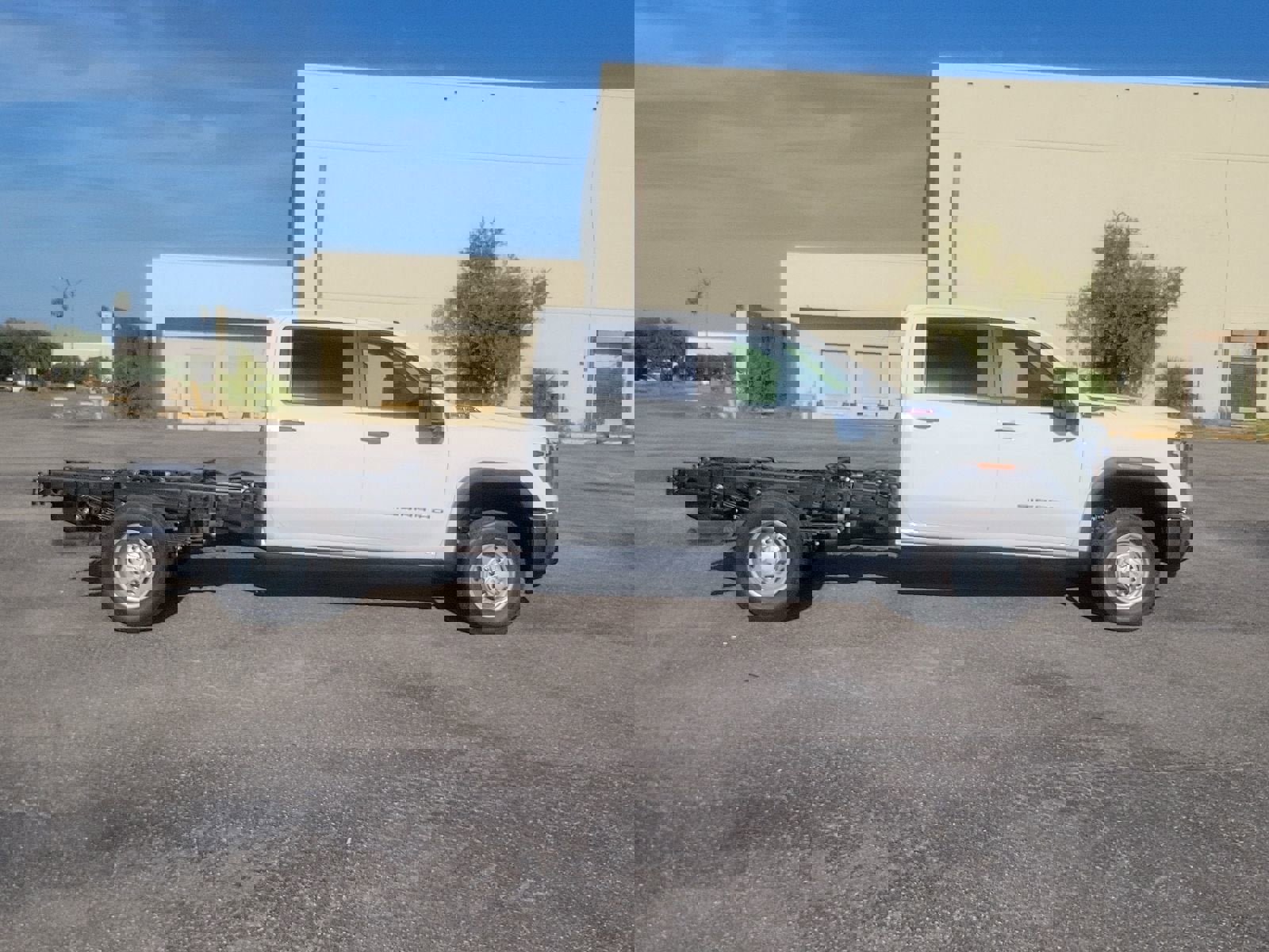 New 2026 GMC Sierra 3500 Pro w/ Convenience Package image 4