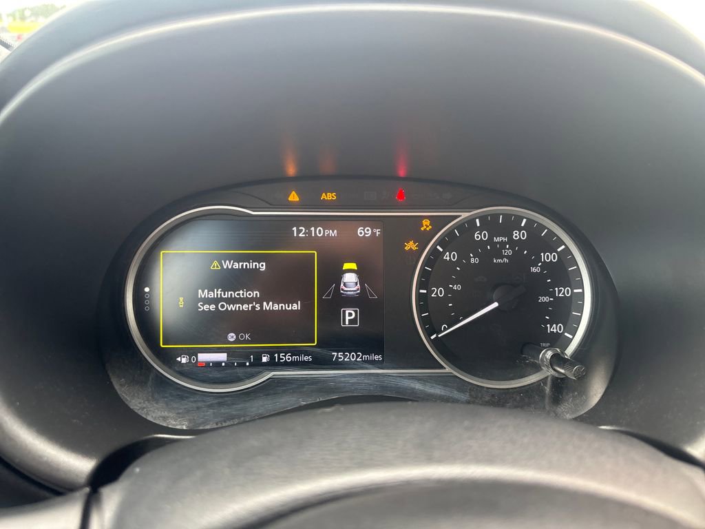 Used 2018 Nissan Kicks SR image 22