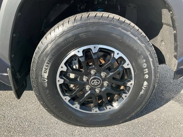 Used 2025 Toyota Tundra SR5 w/ TRD Off-Road Package AWD/4WD image 18