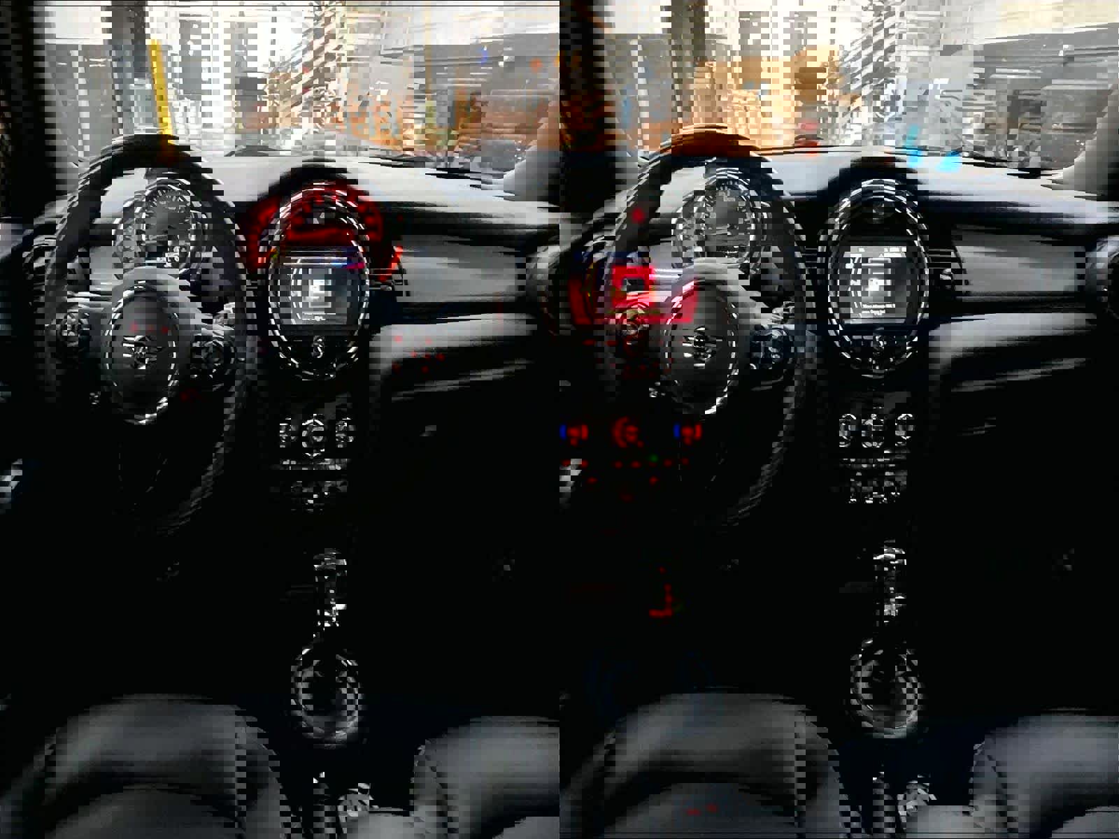 Used 2020 MINI Cooper 2-Door Hardtop image 16