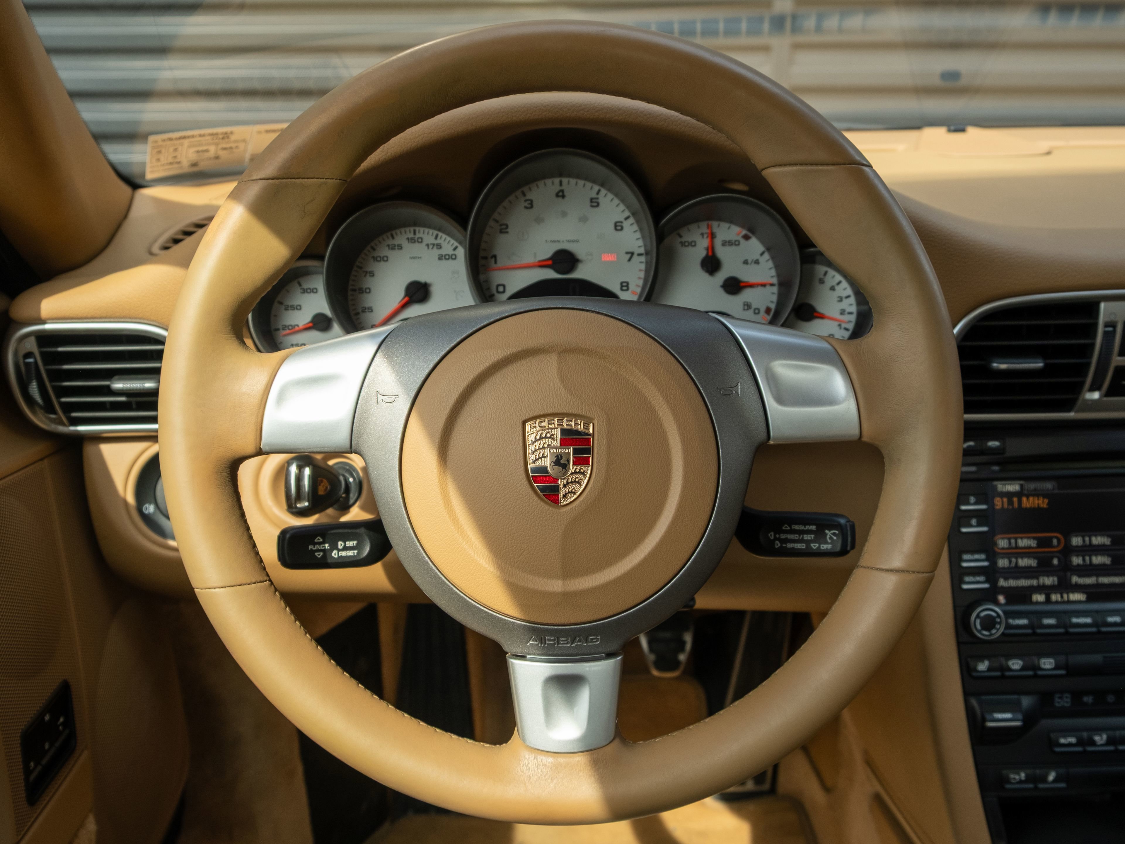 Used 2009 Porsche 911 Carrera S image 6