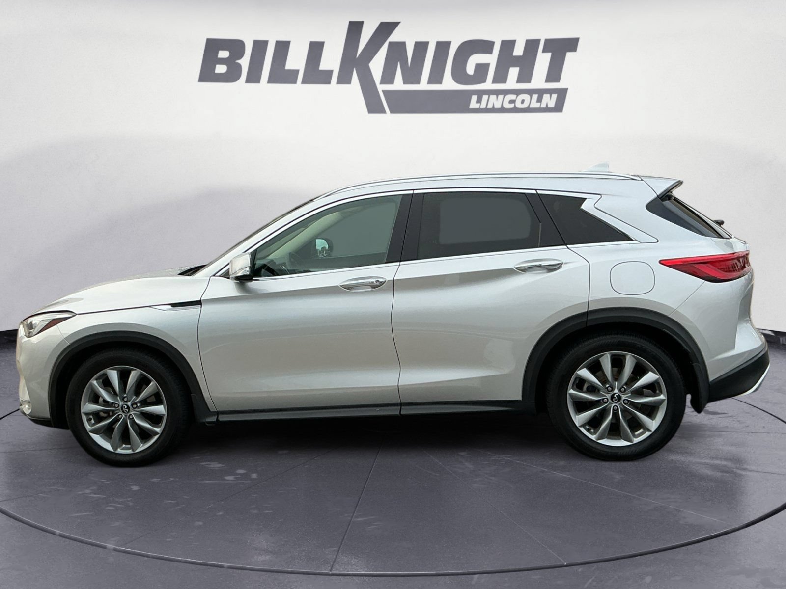Used 2019 INFINITI QX50 Essential w/ Proactive Package AWD/4WD image 2