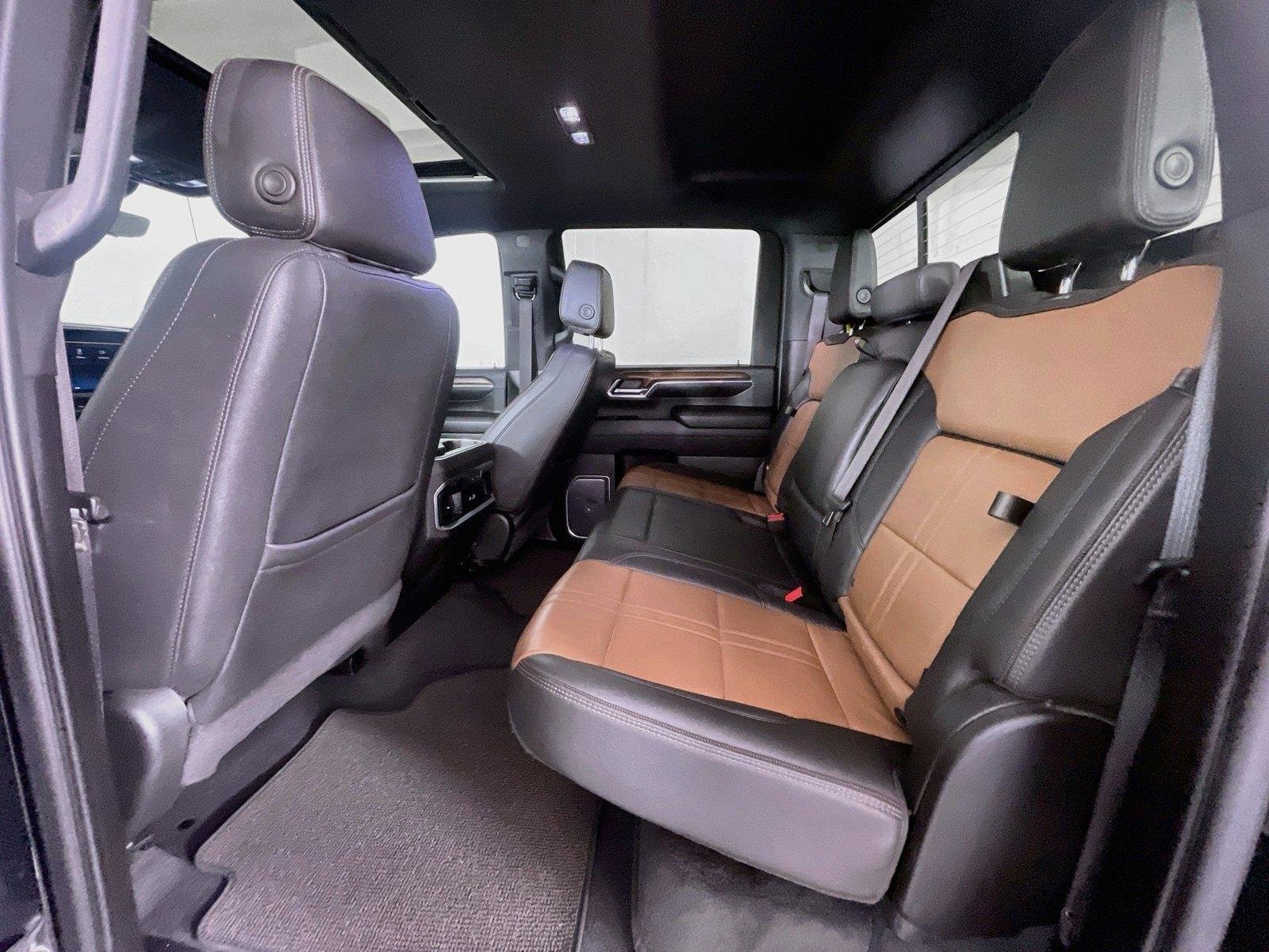 Used 2024 Chevrolet Silverado 3500 High Country w/ High Country Premium Package AWD/4WD image 26