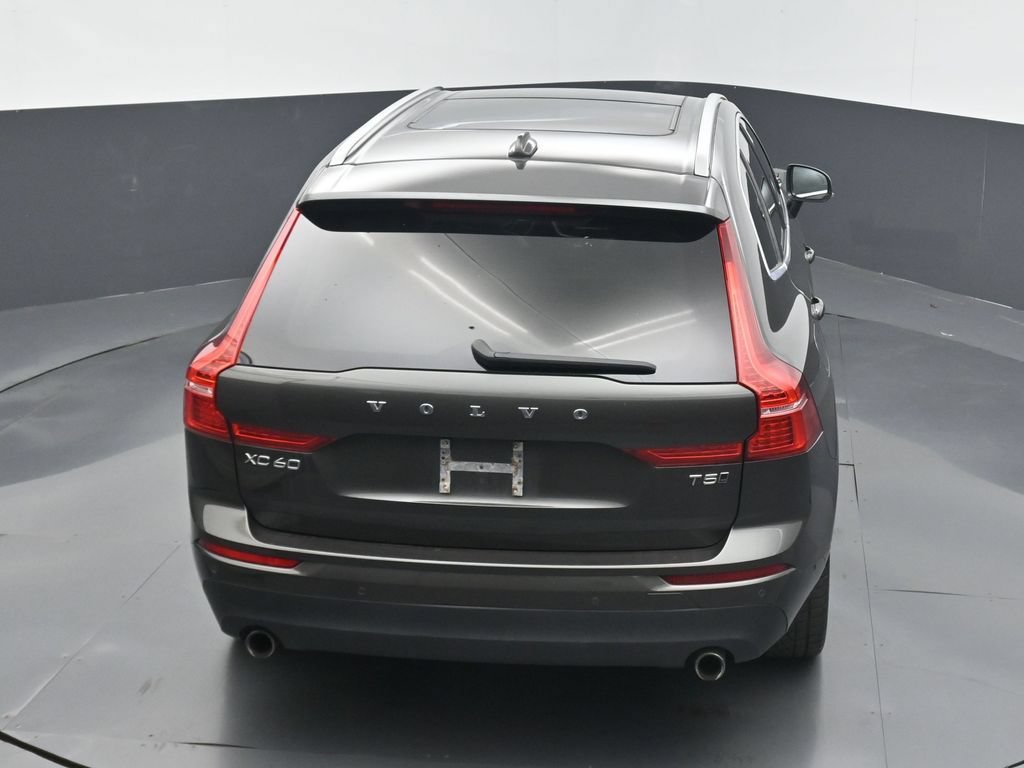 Used 2018 Volvo XC60 T5 Momentum w/ Vision Package AWD/4WD image 14