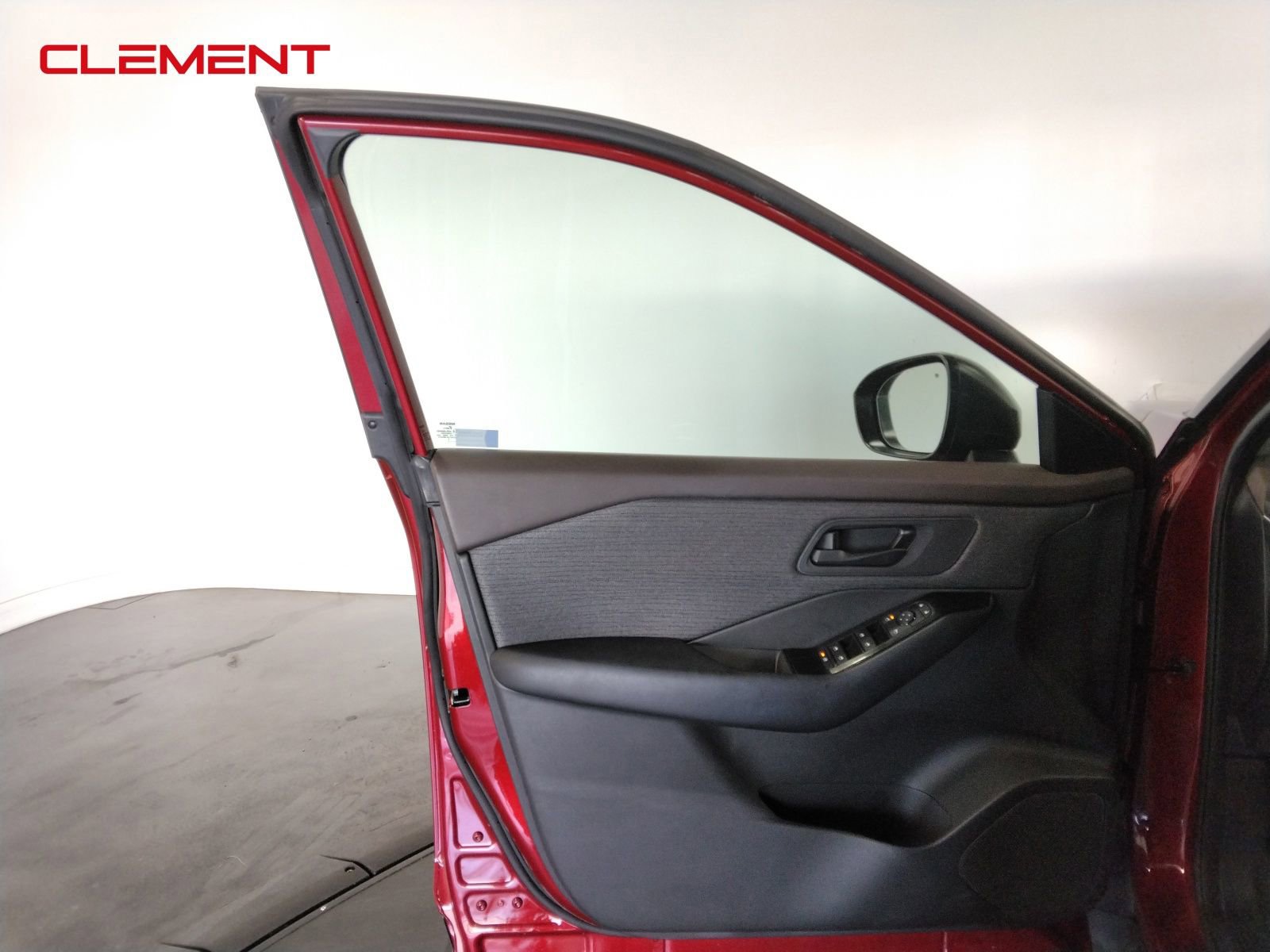 Used 2023 Nissan Rogue S image 22