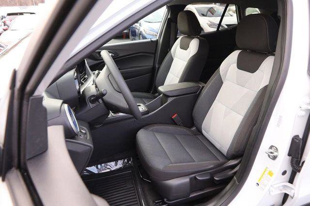 Used 2025 Chevrolet Trax LS image 8