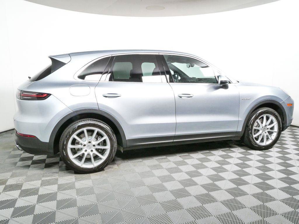 Certified 2022 Porsche Cayenne E-Hybrid AWD/4WD image 27