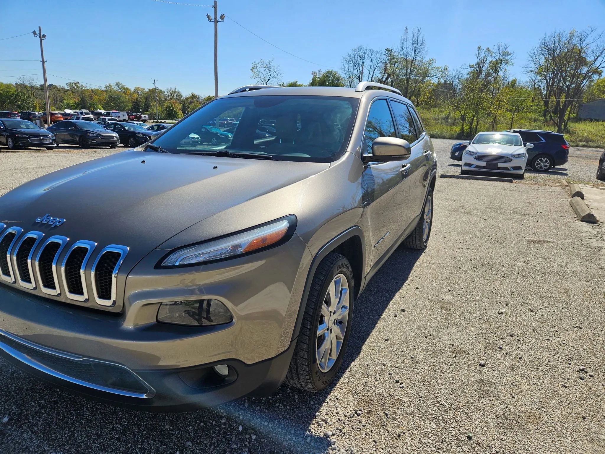 Used 2018 Jeep Cherokee Limited image 2