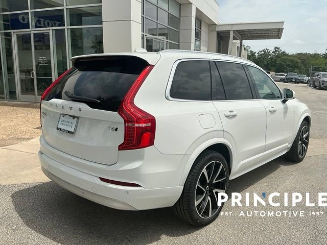 Certified 2022 Volvo XC90 T6 Momentum AWD/4WD image 8