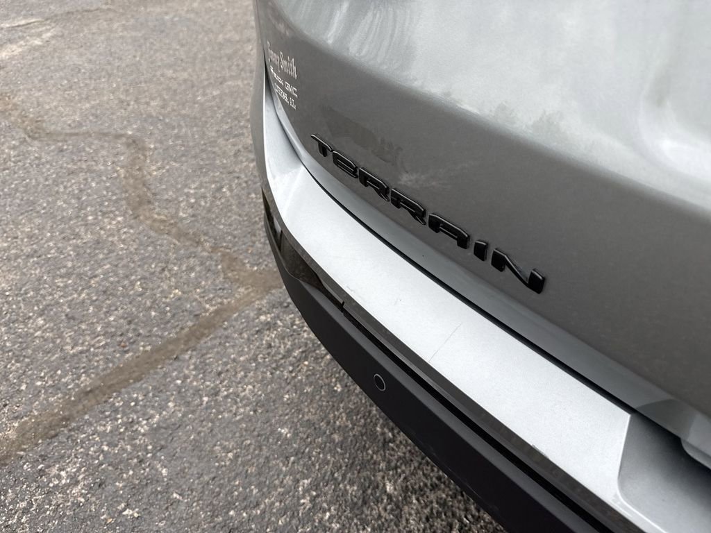 Certified 2024 GMC Terrain SLE w/ Driver Convenience Package image 39