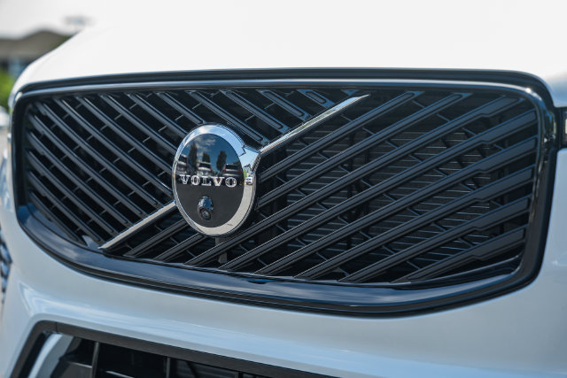 New 2026 Volvo XC60 B5 Plus w/ Climate Package AWD/4WD image 12