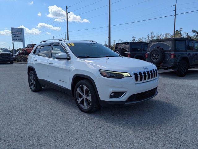 Used 2019 Jeep Cherokee Limited w/ Technology Group FWD image 11