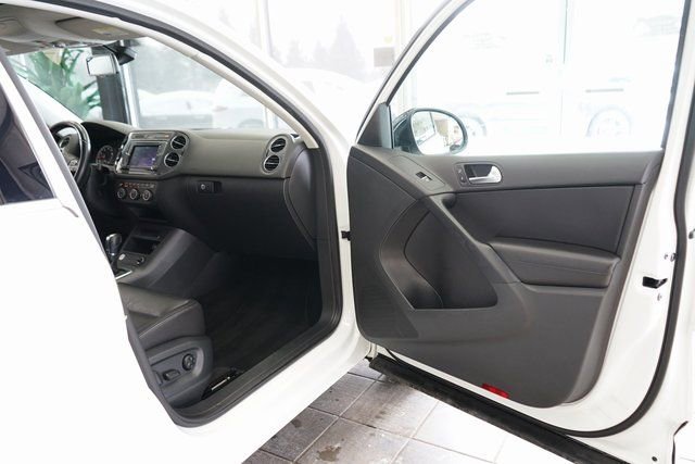 Used 2017 Volkswagen Tiguan Sport image 41