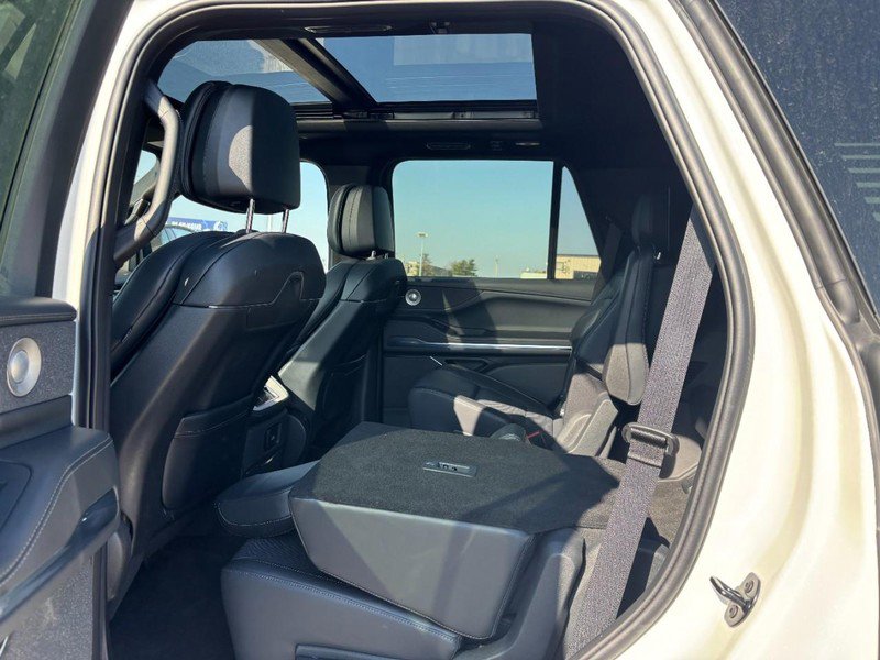 New 2025 Lincoln Navigator Reserve w/ Jet Appearance Package image 11