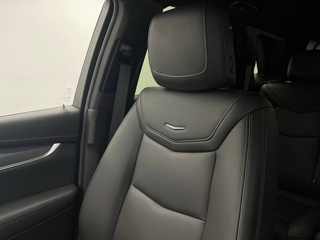 Used 2025 Cadillac XT5 Luxury w/ LPO, Floor Liner Package AWD/4WD image 40