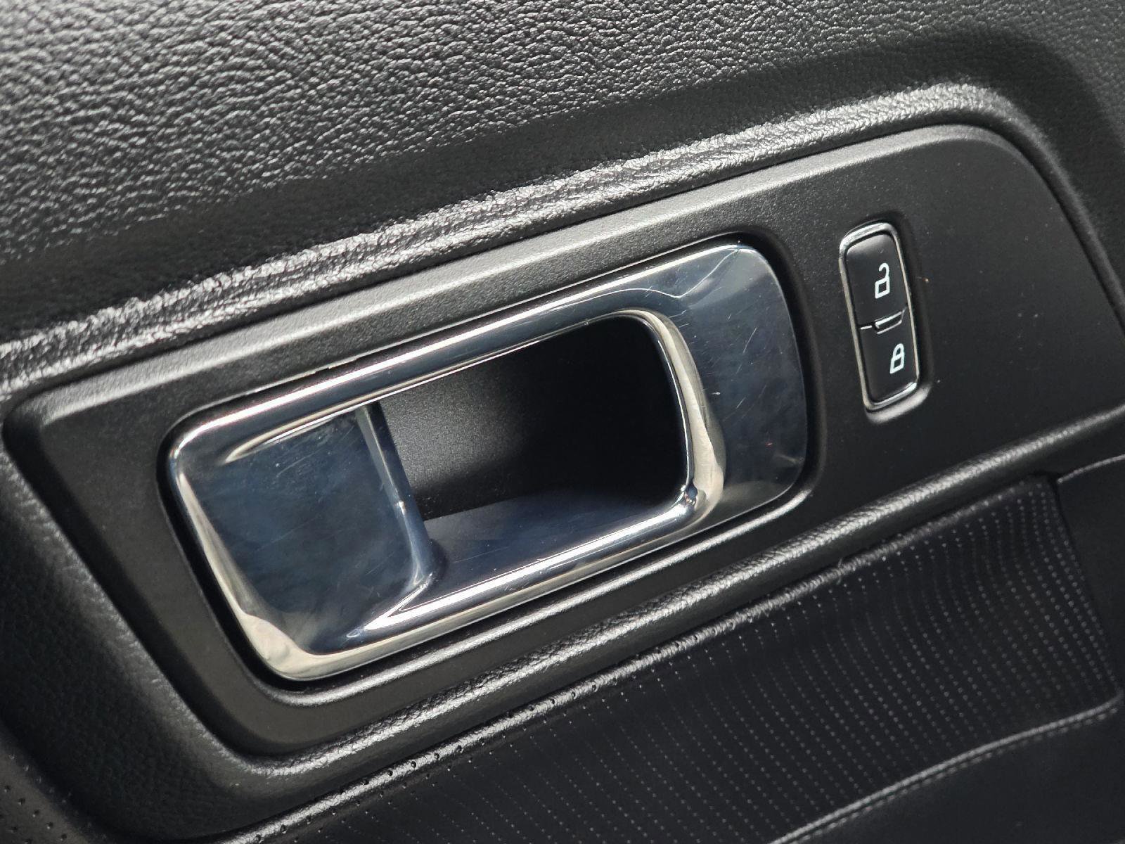 Used 2015 Ford Mustang Premium image 10