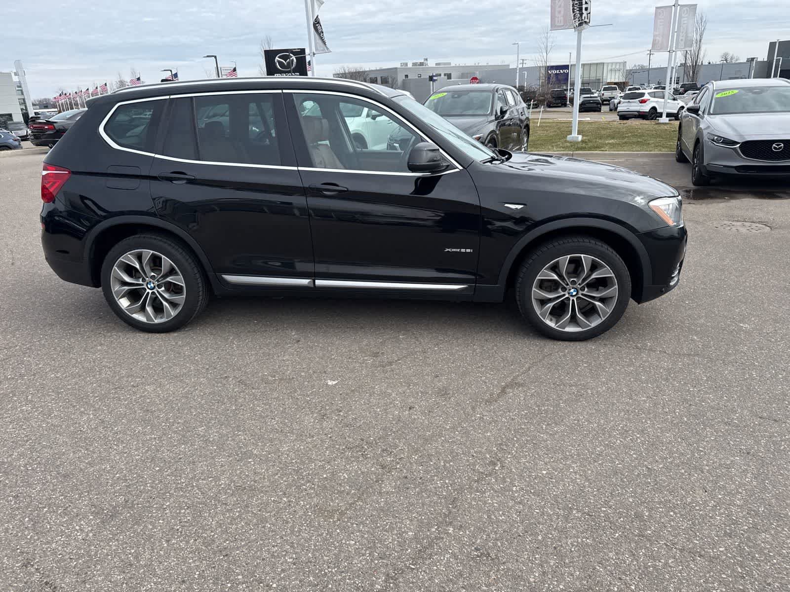 Used 2017 BMW X3 xDrive28i image 4