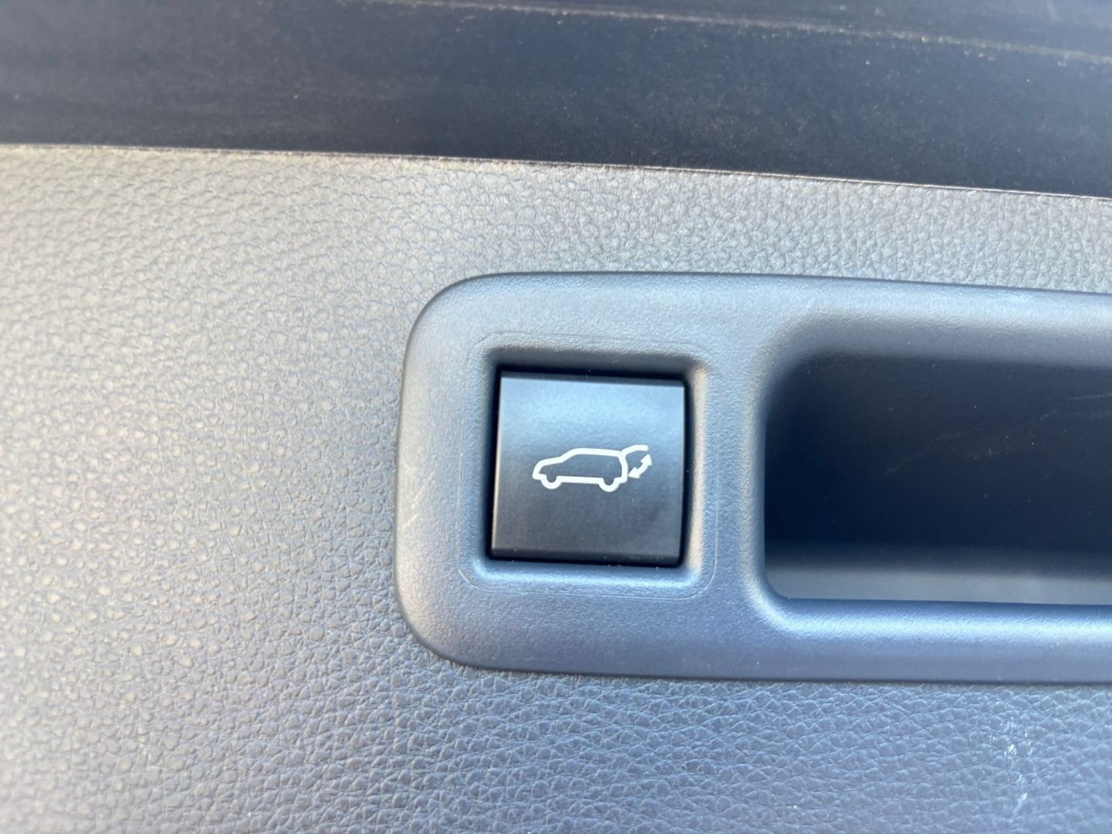 Used 2025 Toyota Highlander XSE AWD/4WD image 23