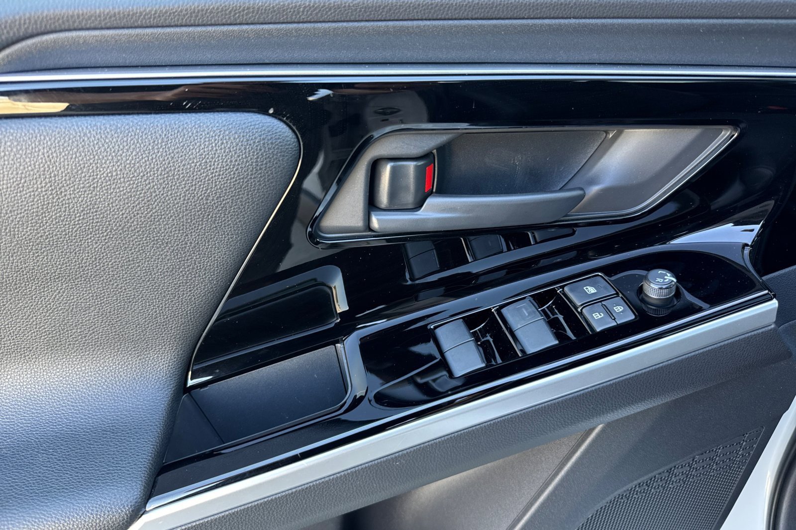 Used 2025 Toyota bZ4X FWD w/ Weather Package image 10