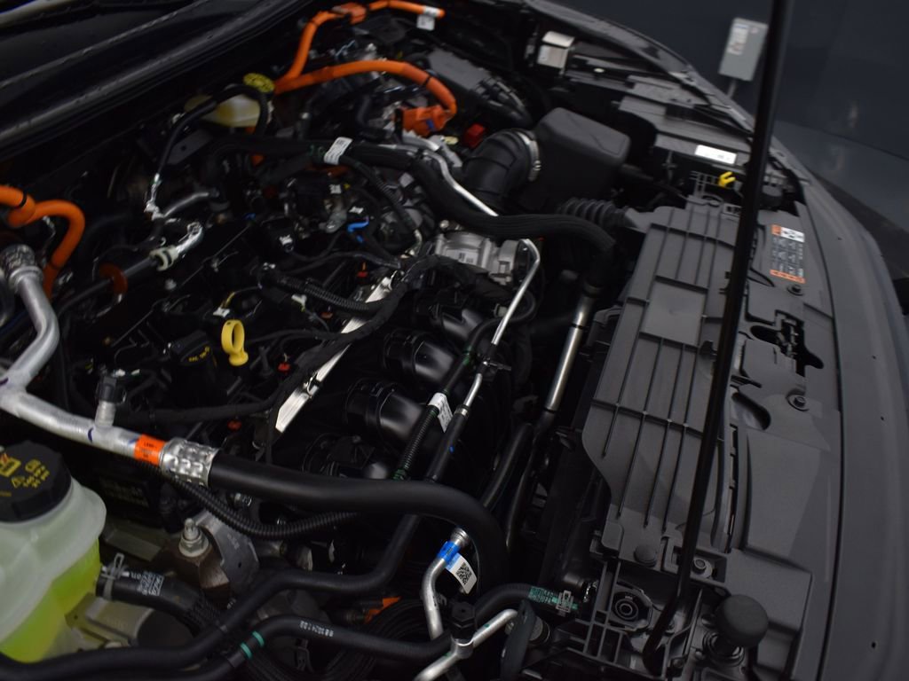 New 2025 Ford Escape SE w/ PHEV Premium Package FWD image 20