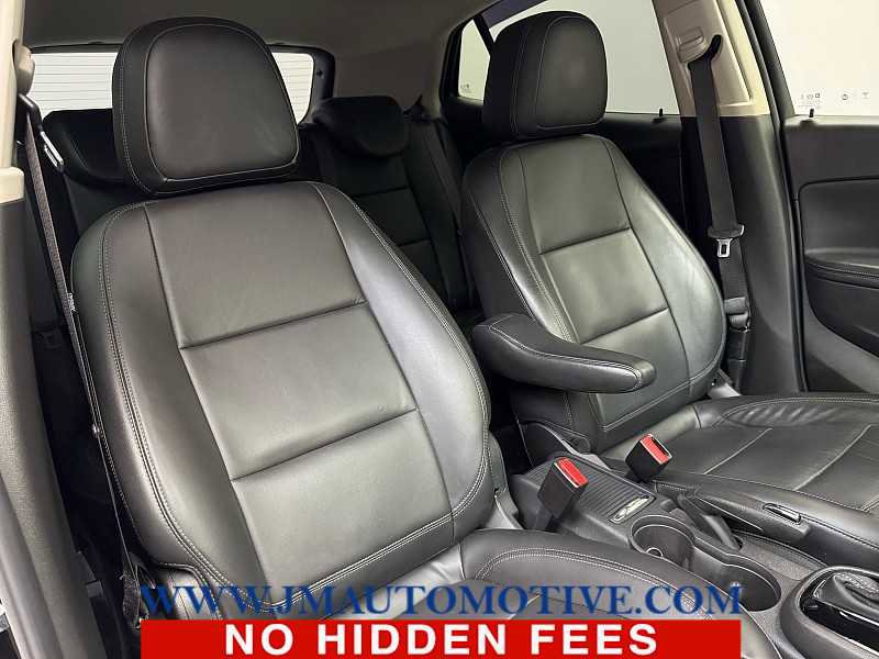 Used 2019 Buick Encore Essence w/ Experience Buick Package AWD/4WD image 21