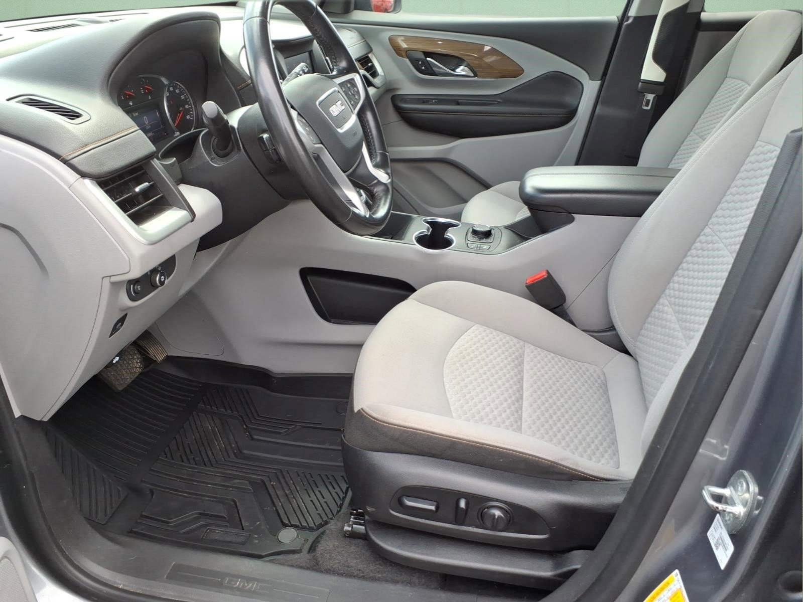 Used 2020 GMC Terrain SLE w/ Driver Convenience Package FWD image 15