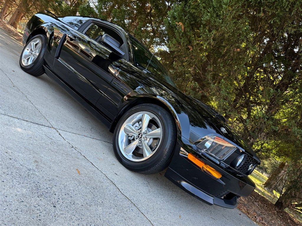 Used 2007 Ford Mustang GT image 28