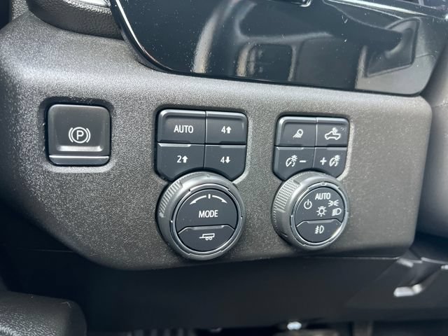 Used 2024 Chevrolet Silverado 2500 LTZ AWD/4WD image 33