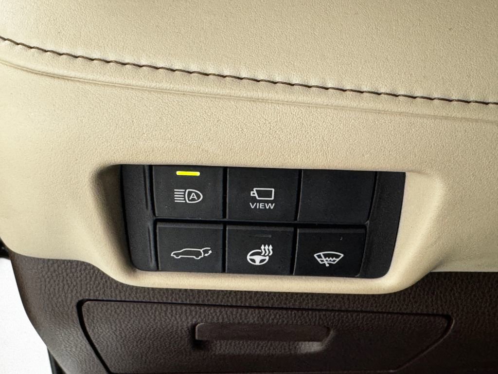 Used 2020 Toyota Highlander Platinum image 23