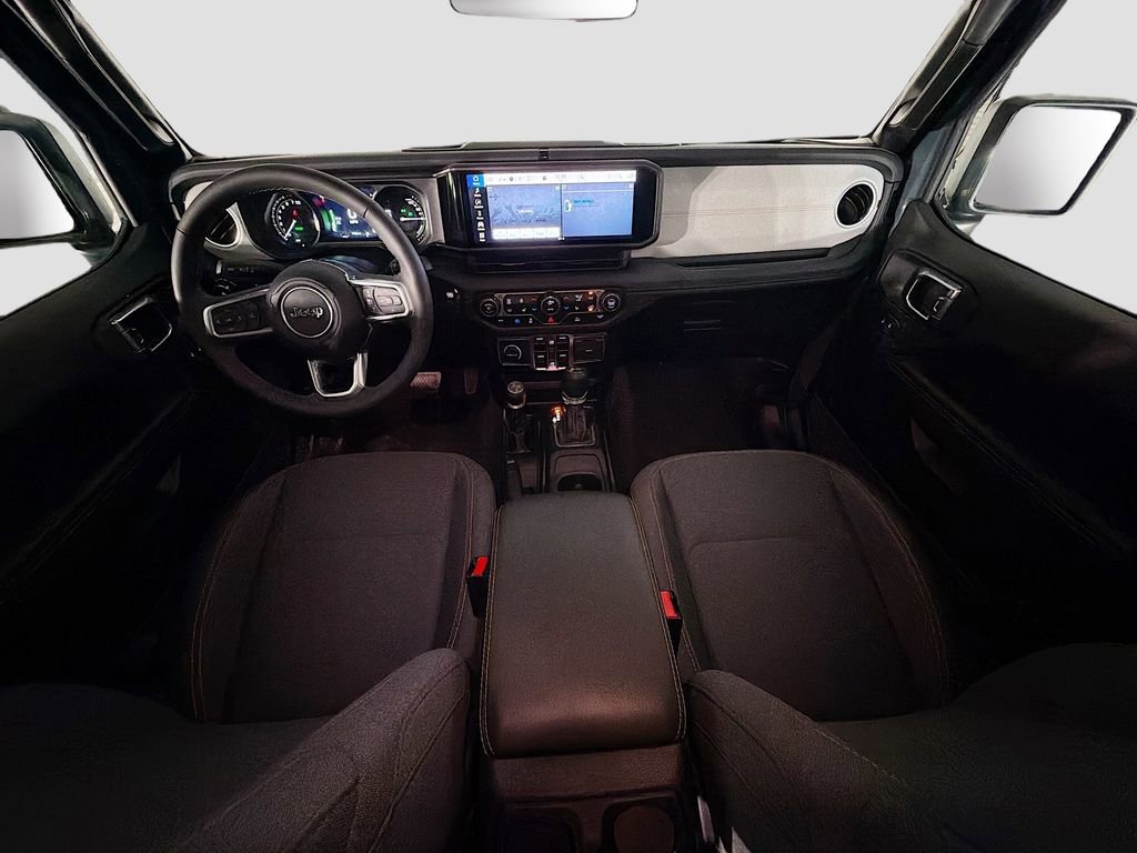 Used 2025 Jeep Wrangler Unlimited Sahara AWD/4WD image 25