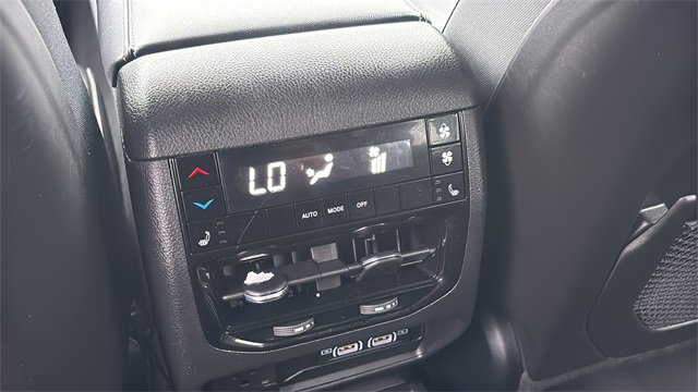 Used 2023 Jeep Grand Cherokee L Limited w/ Luxury Tech Group II image 9