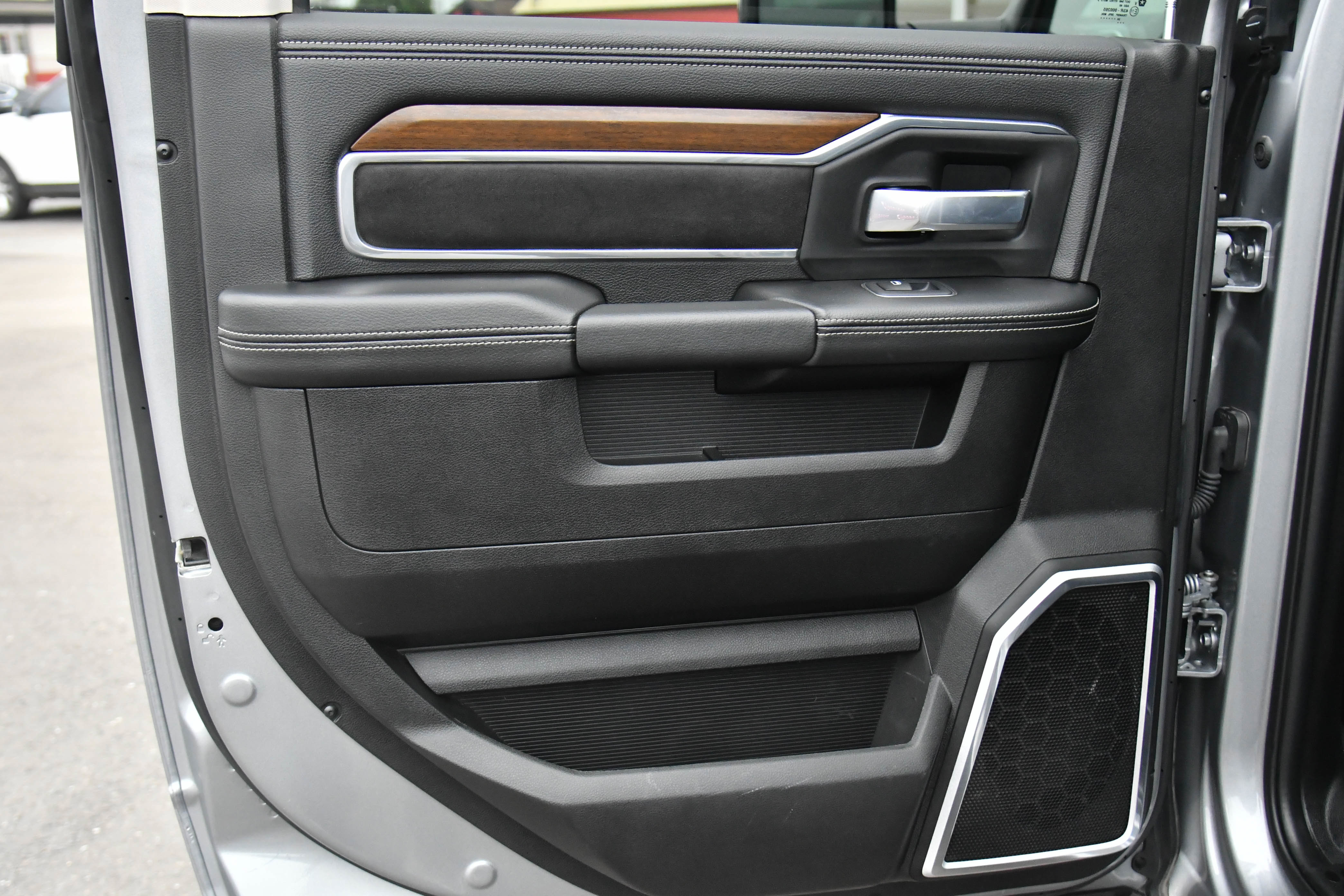 Used 2024 RAM 2500 Laramie image 43