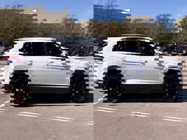 Used 2023 Volkswagen Atlas Cross Sport SE w/ Black Wheel Package image 7