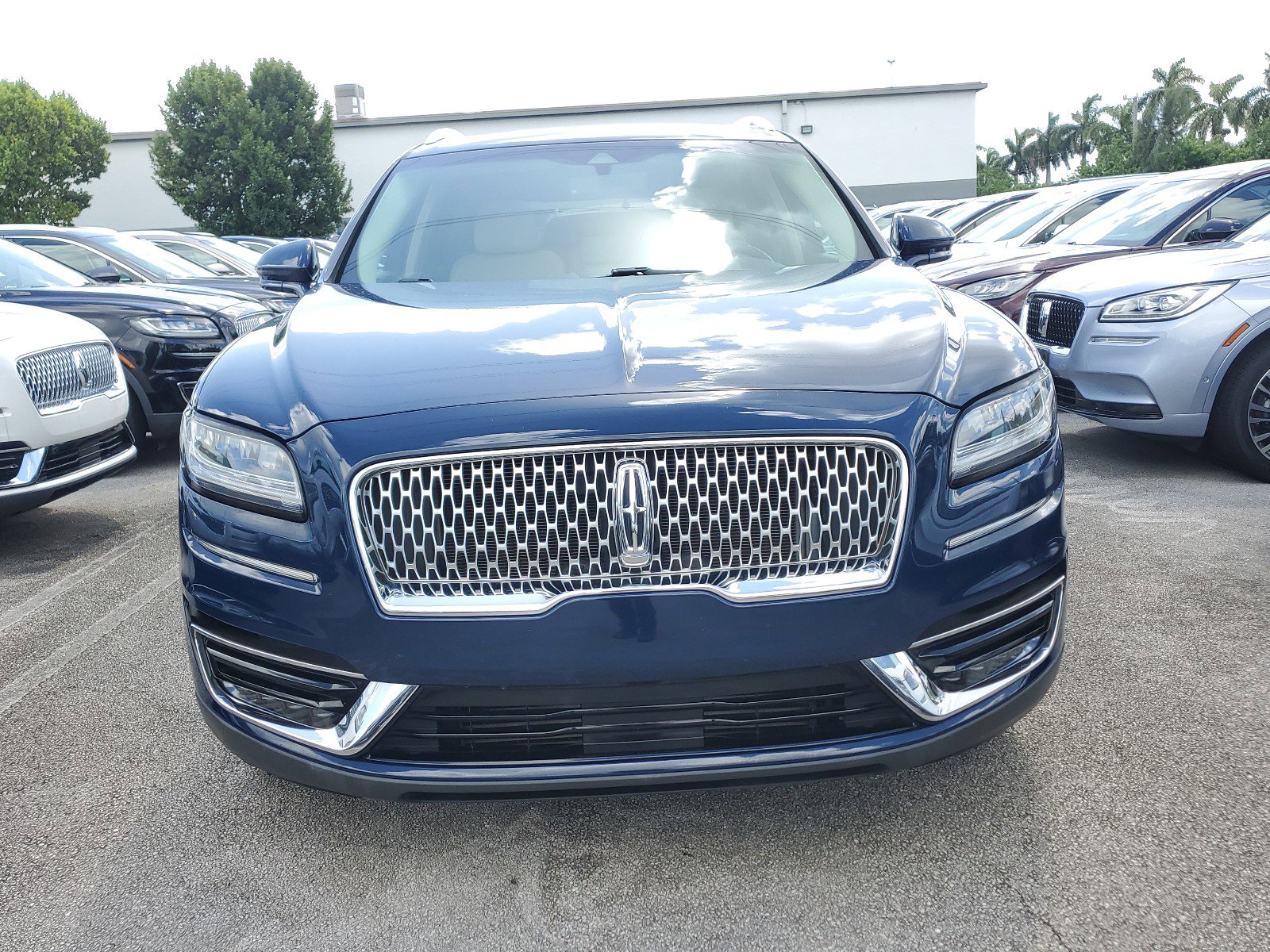 Used 2019 Lincoln Nautilus Reserve image 2