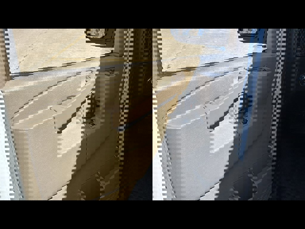 Used 2022 Chevrolet Express 2500 Extended image 8