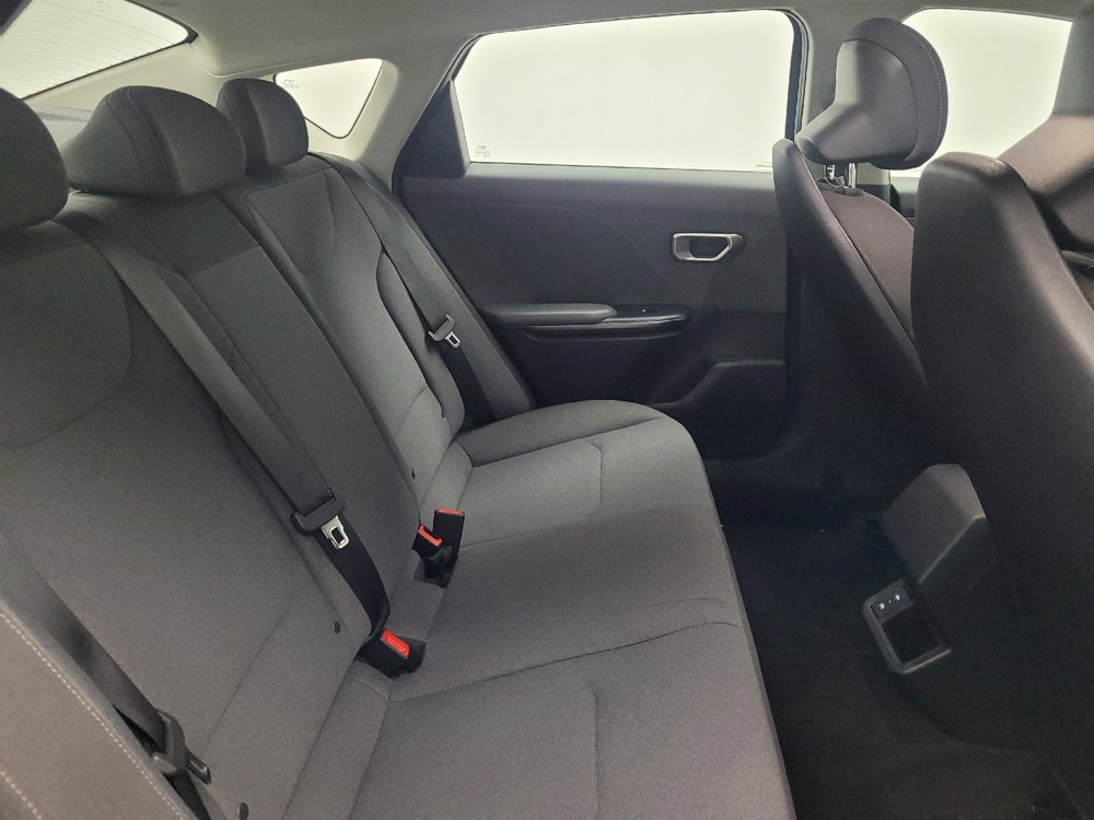 Used 2025 Kia K4 FWD image 19