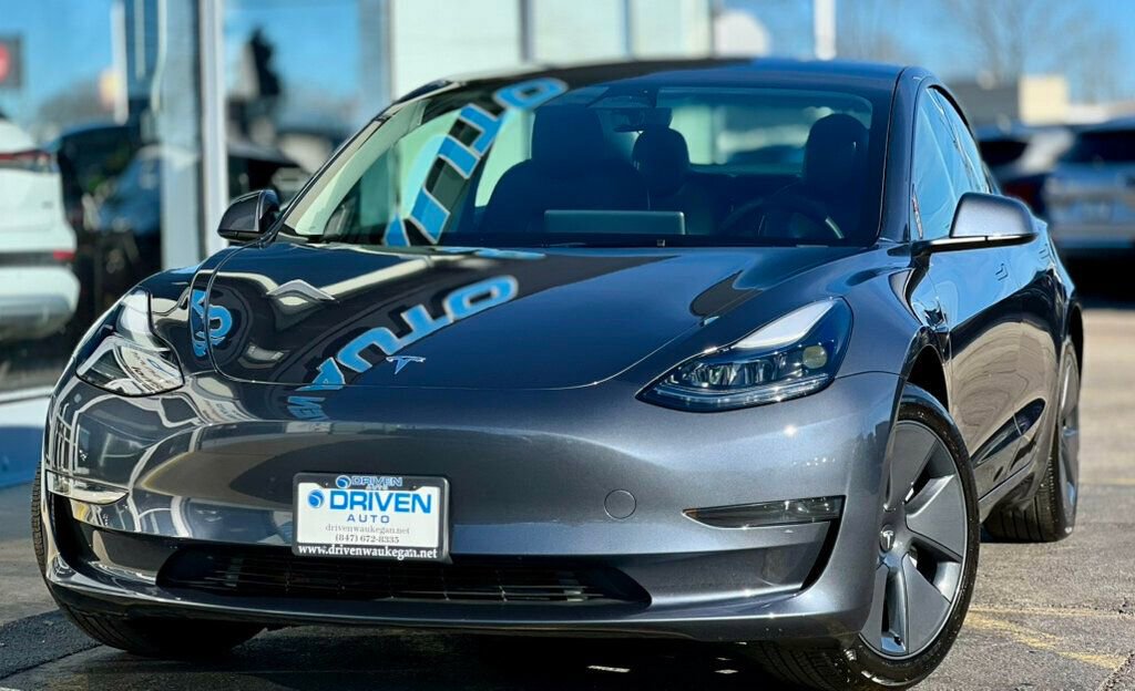 Used 2023 Tesla Model 3 Standard Range image 30