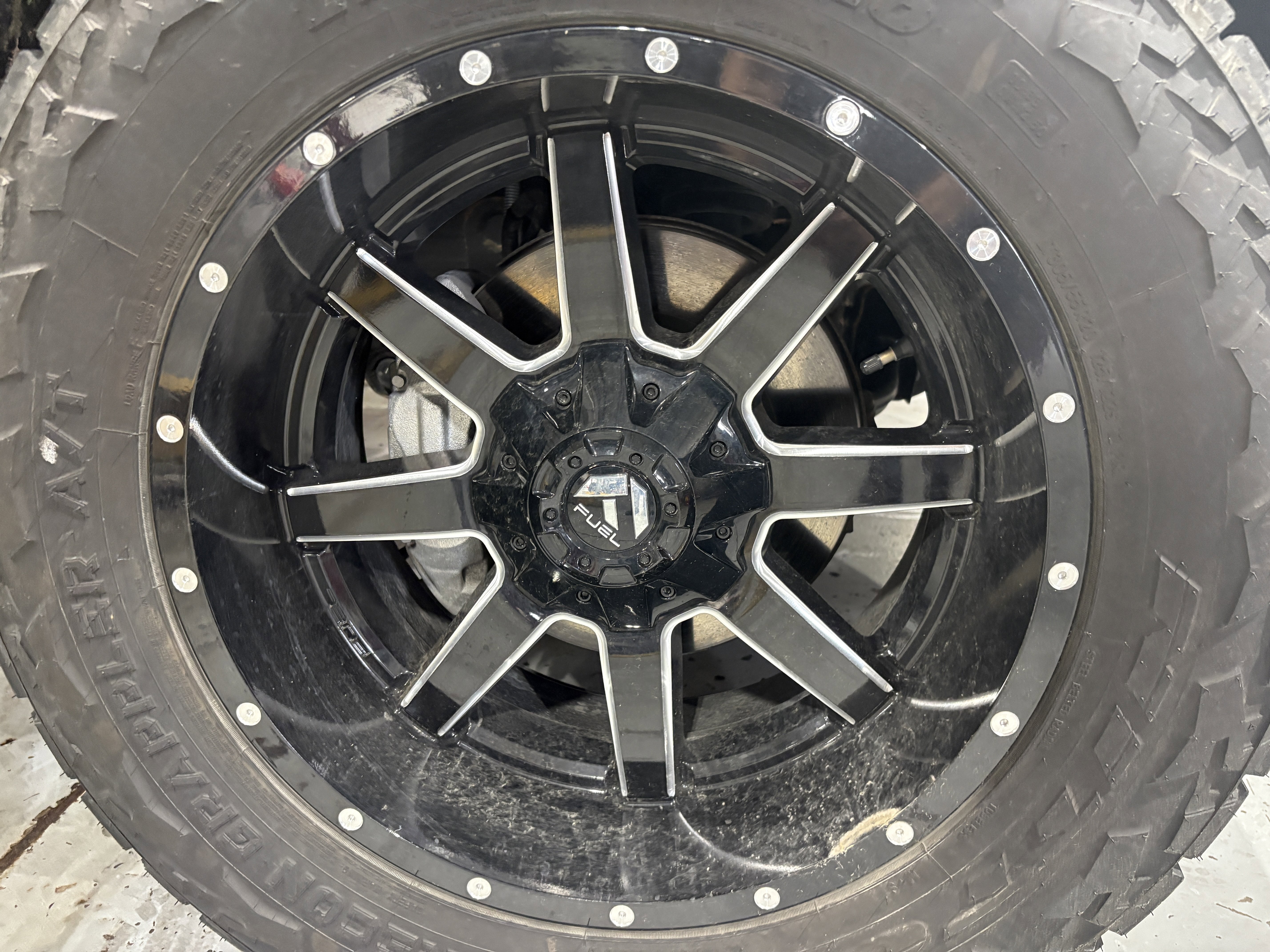 Used 2024 GMC Sierra 1500 SLT w/ SLT Convenience Package image 34