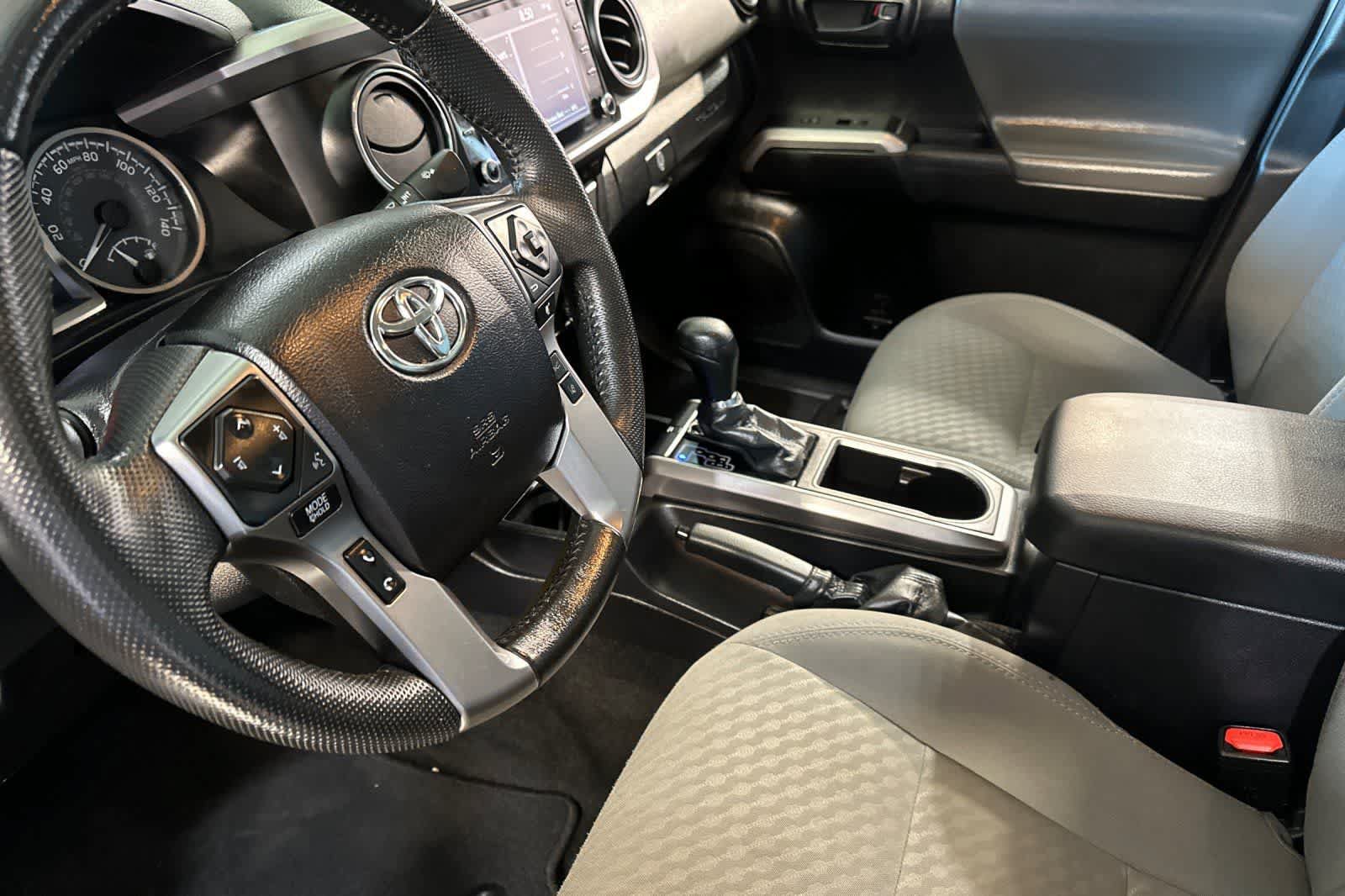 Used 2021 Toyota Tacoma SR5 RWD image 12