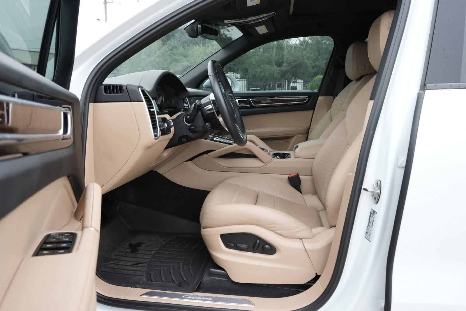 Used 2023 Porsche Cayenne Platinum Edition AWD/4WD image 16