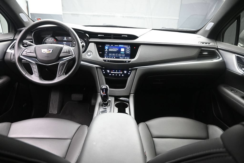 Used 2025 Cadillac XT5 Premium Luxury FWD image 9