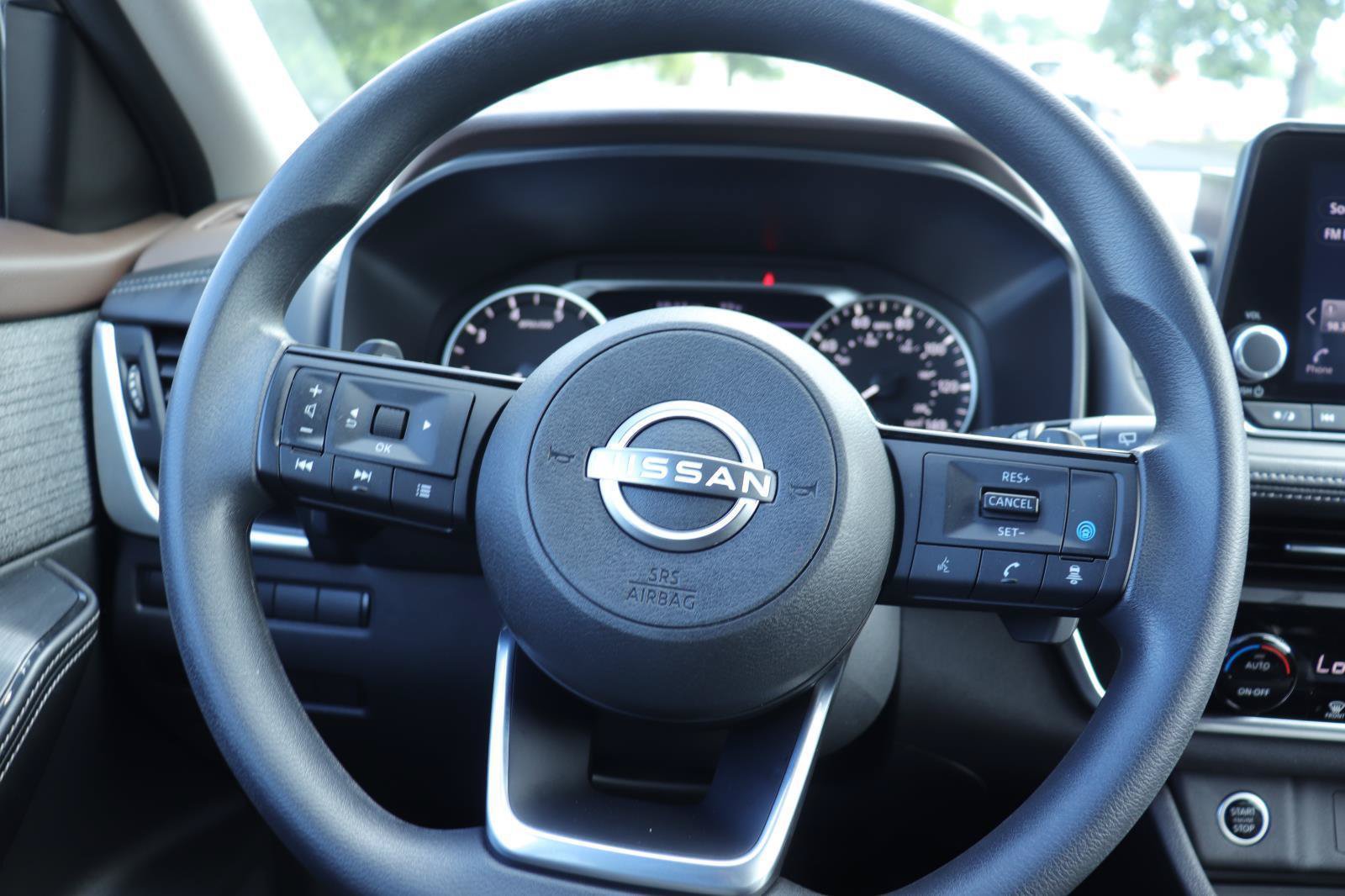 Used 2023 Nissan Rogue SV FWD image 26